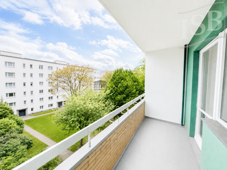 2 Zimmerwohnung – frisch, sonnig, bezugsfrei mit Balkon und Aufzug