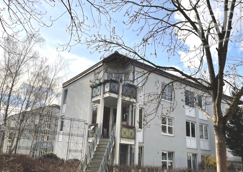 Sonnige 3-Zimmer-Wohnung im 2.OG mit Balkon am Park (akt. vermietet)