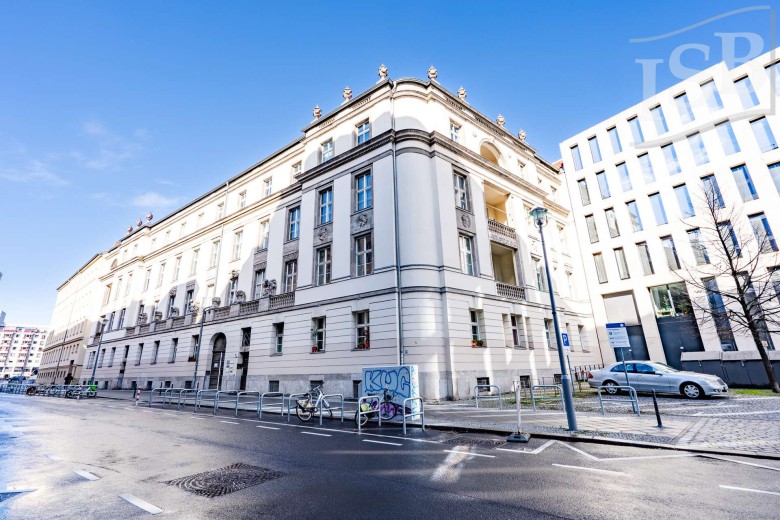 Ruhige und gemütliche 4 Zi.-Altbauwohnung  in bester Lage von Mitte